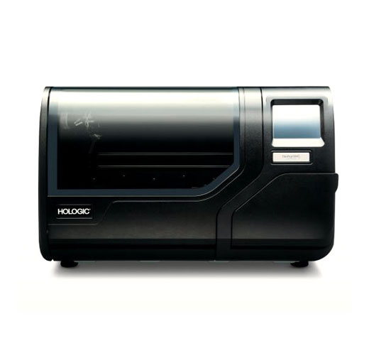 Hologic ThinPrep® 5000 processor op een witte achtergrond