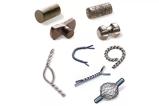 Markeringen van borstbiopsieplaats in meerdere vormen op witte achtergrond